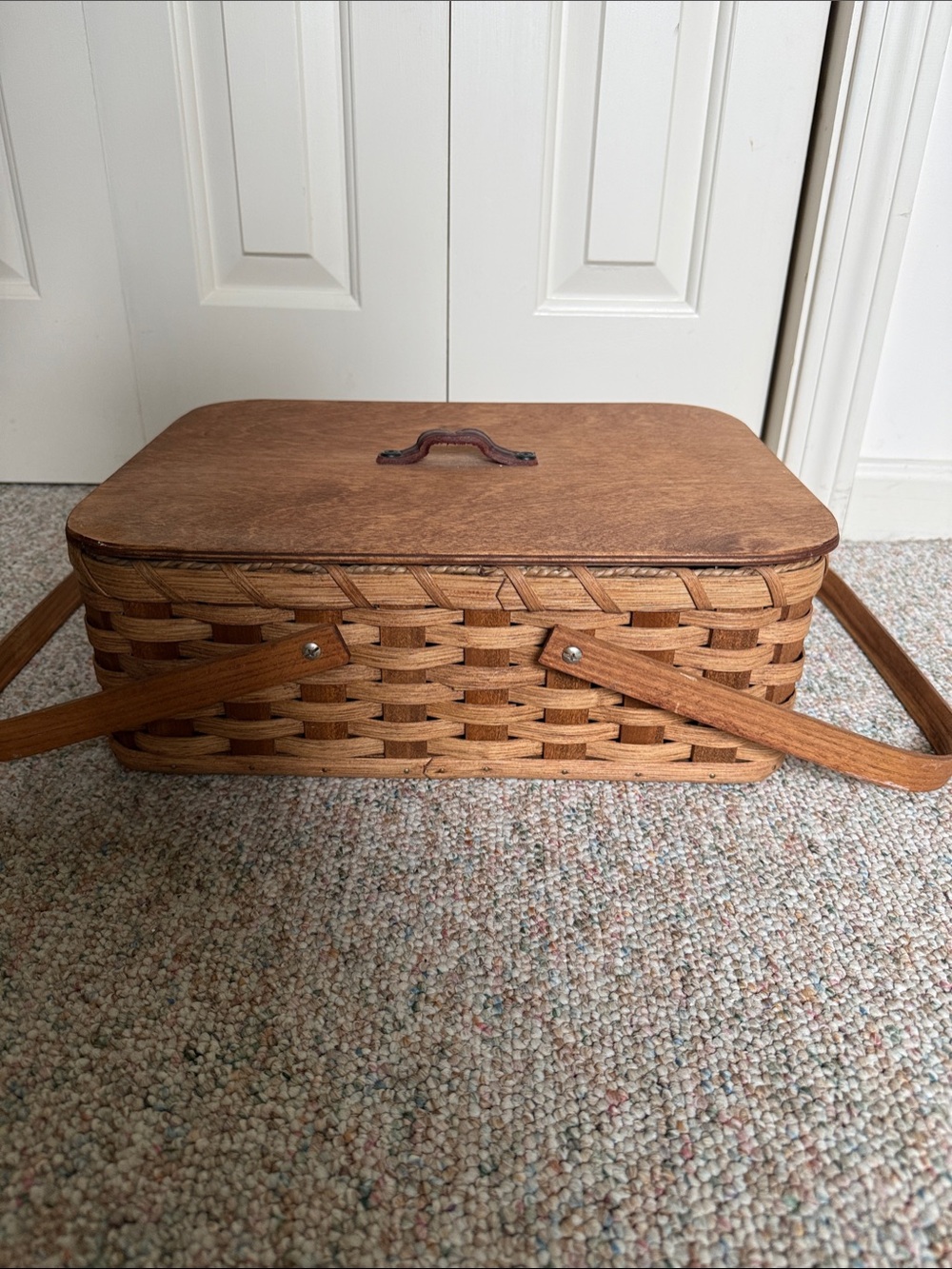 Authentic Amish Woven Picnic Basket with Lid and Handles - Brown